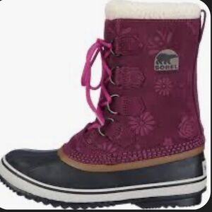 RARE Sorel floral embossed snow boots 10